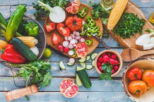Sayuran membentuk makanan diet musim panas