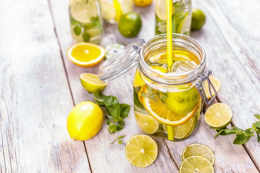 air dengan lemon untuk penurunan berat badan